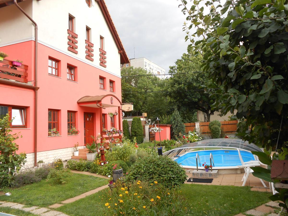 Aranyeso Vendeghaz Csorbai 2* Budapest